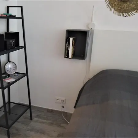 Studio Calme Et Lumineux 10 Mn Plage Et Centre-ville Parking Prive - Bat Juin
